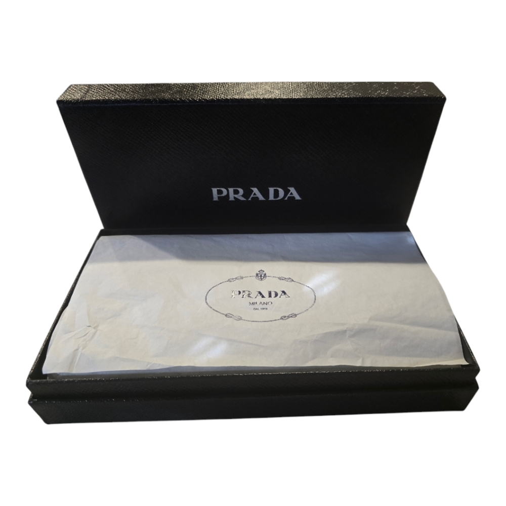Authentic Preowned Prada Zip Around Wallet EUC black leather extremely soft - Picture 10 of 12